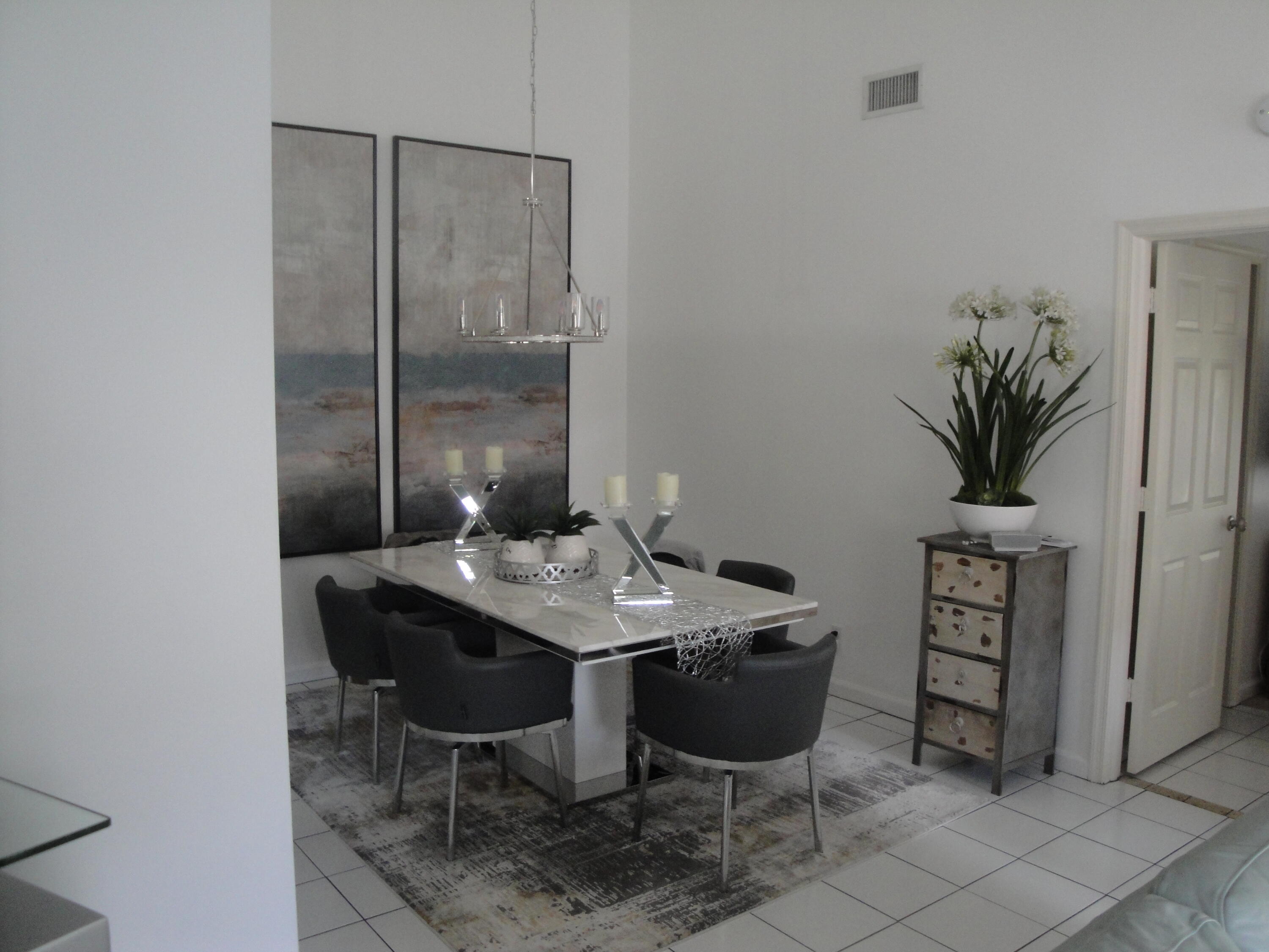 VILLAS DE LA COSTA COND DECL FILED 8-22-80 - Residential