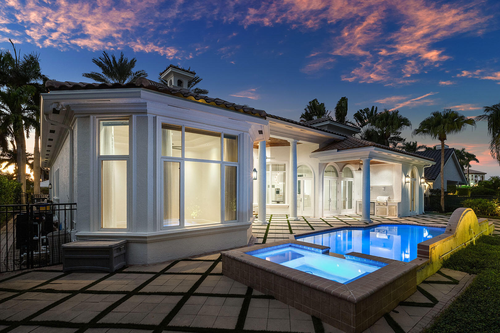 ROYAL PALM YACHT & COUNTRY CLUB - Residential