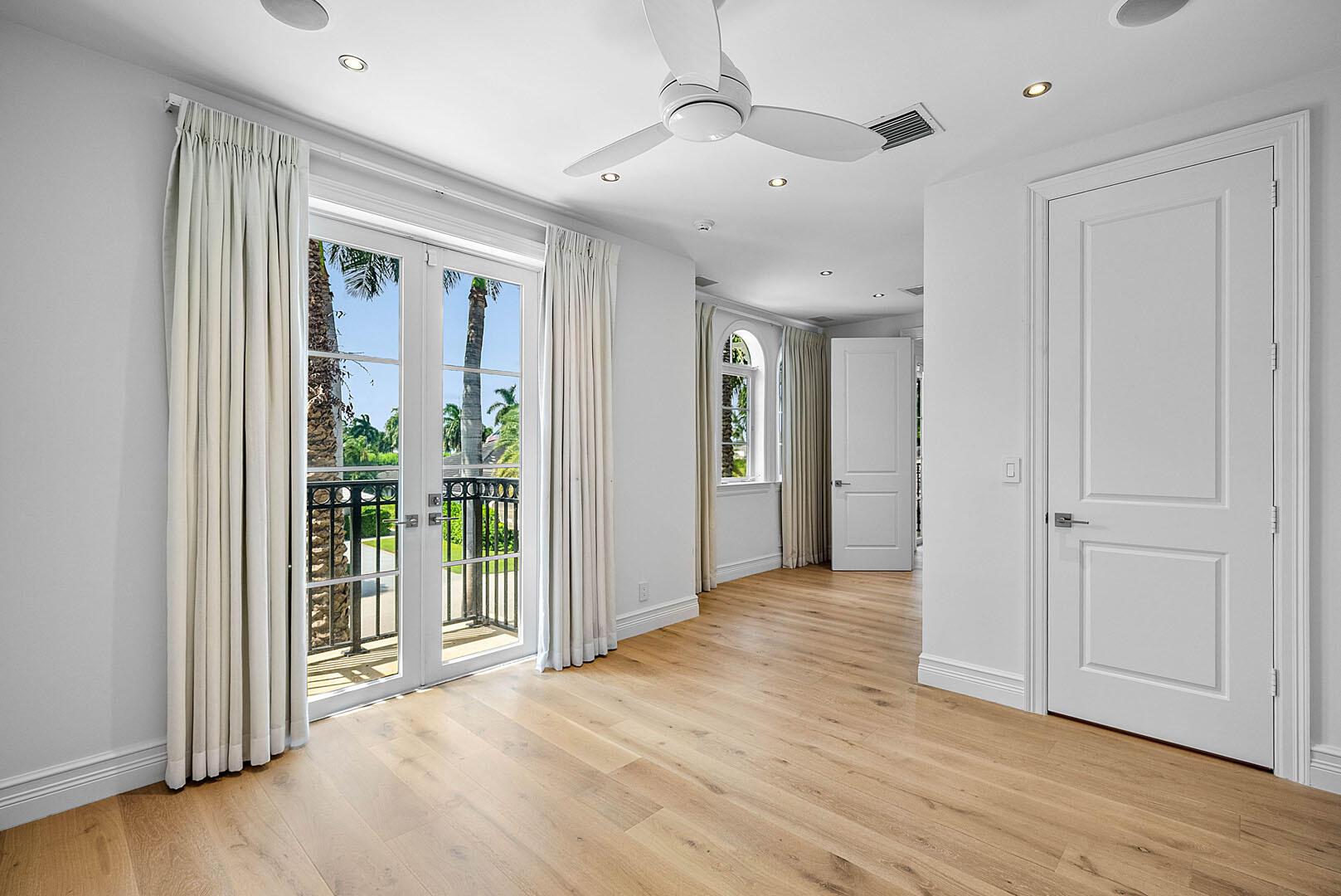 ROYAL PALM YACHT & COUNTR - Residential