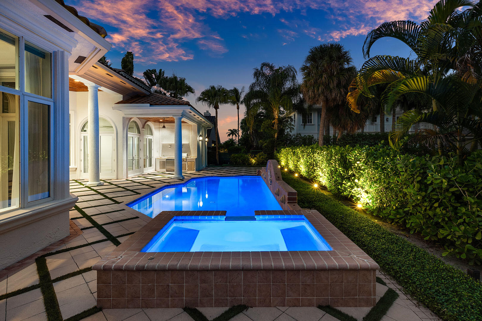 ROYAL PALM YACHT & COUNTRY CLUB - Residential