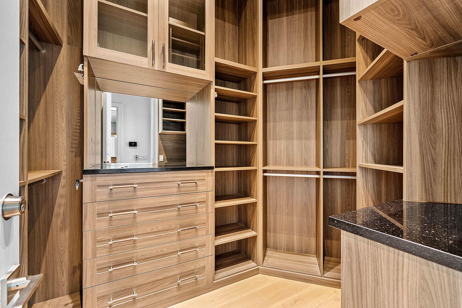 ROYAL PALM YACHT & COUNTR - Residential