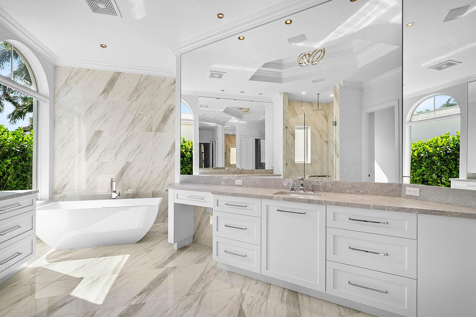 ROYAL PALM YACHT & COUNTR - Residential