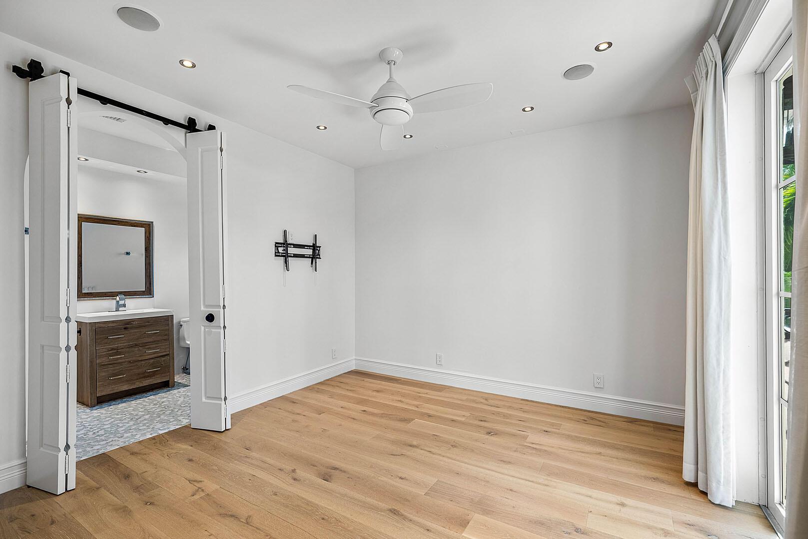 ROYAL PALM YACHT & COUNTR - Residential