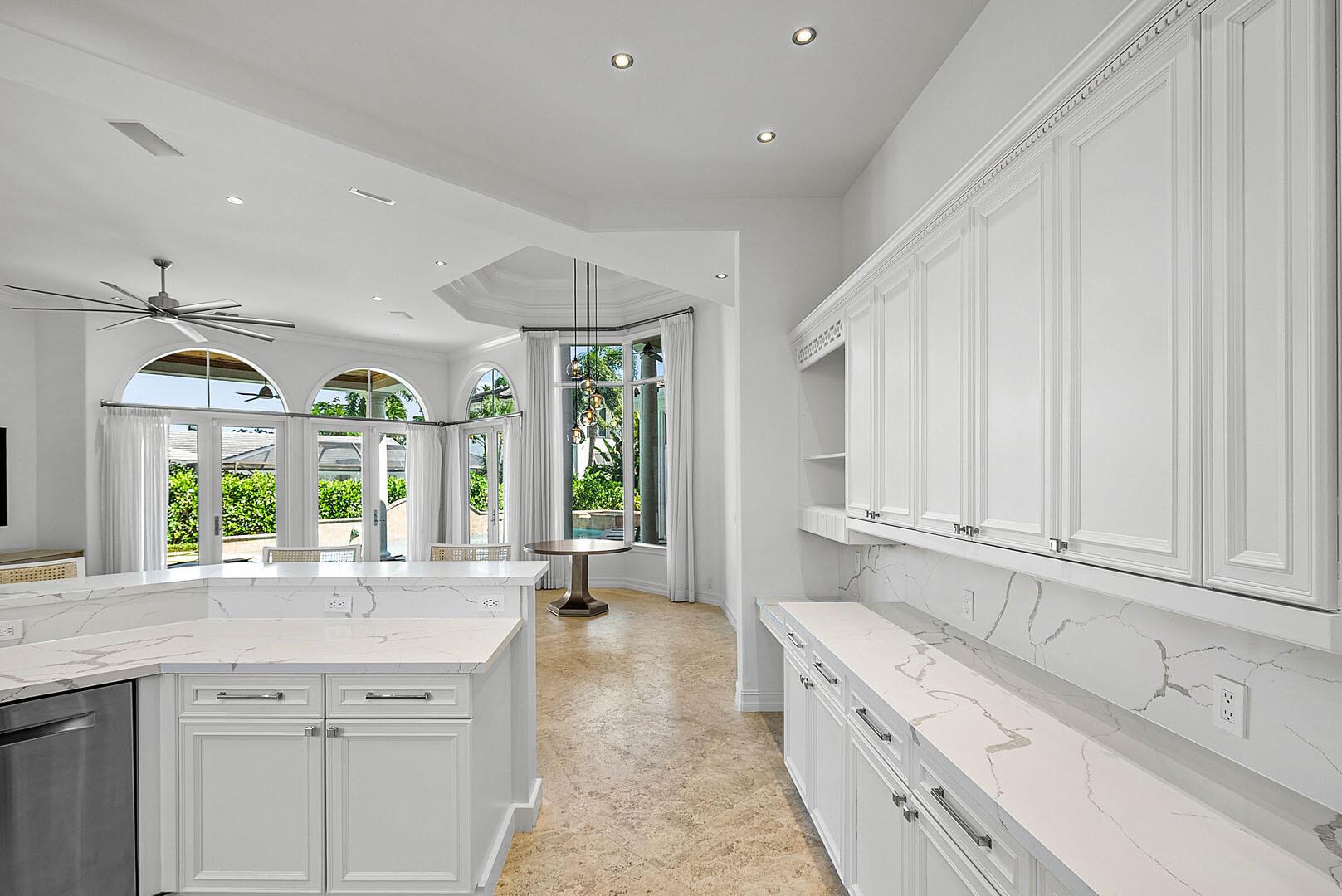 ROYAL PALM YACHT & COUNTR - Residential