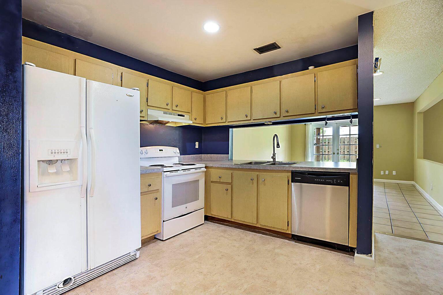 VILLAGES OF HILLSBORO SEC - Residential