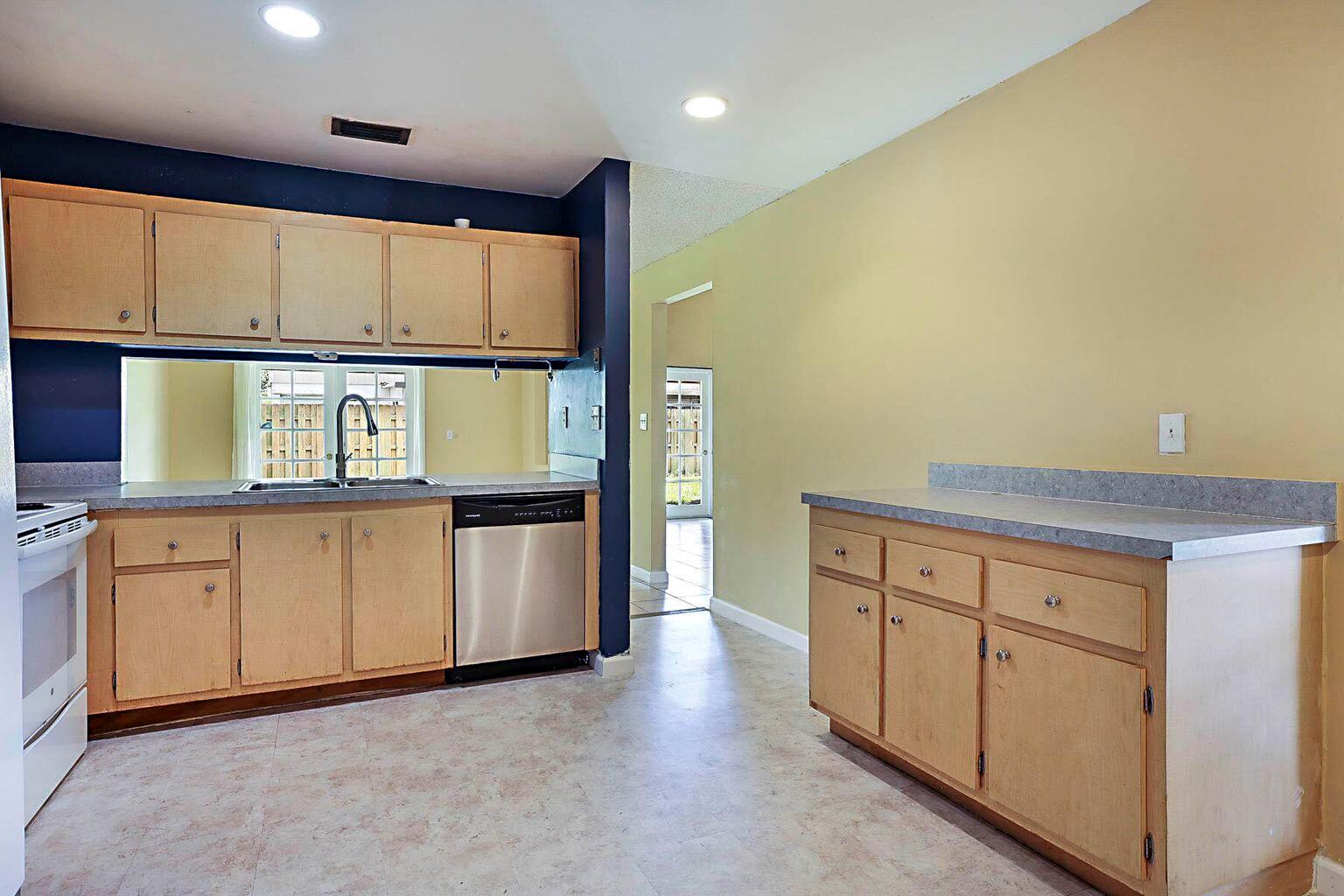 VILLAGES OF HILLSBORO SEC - Residential