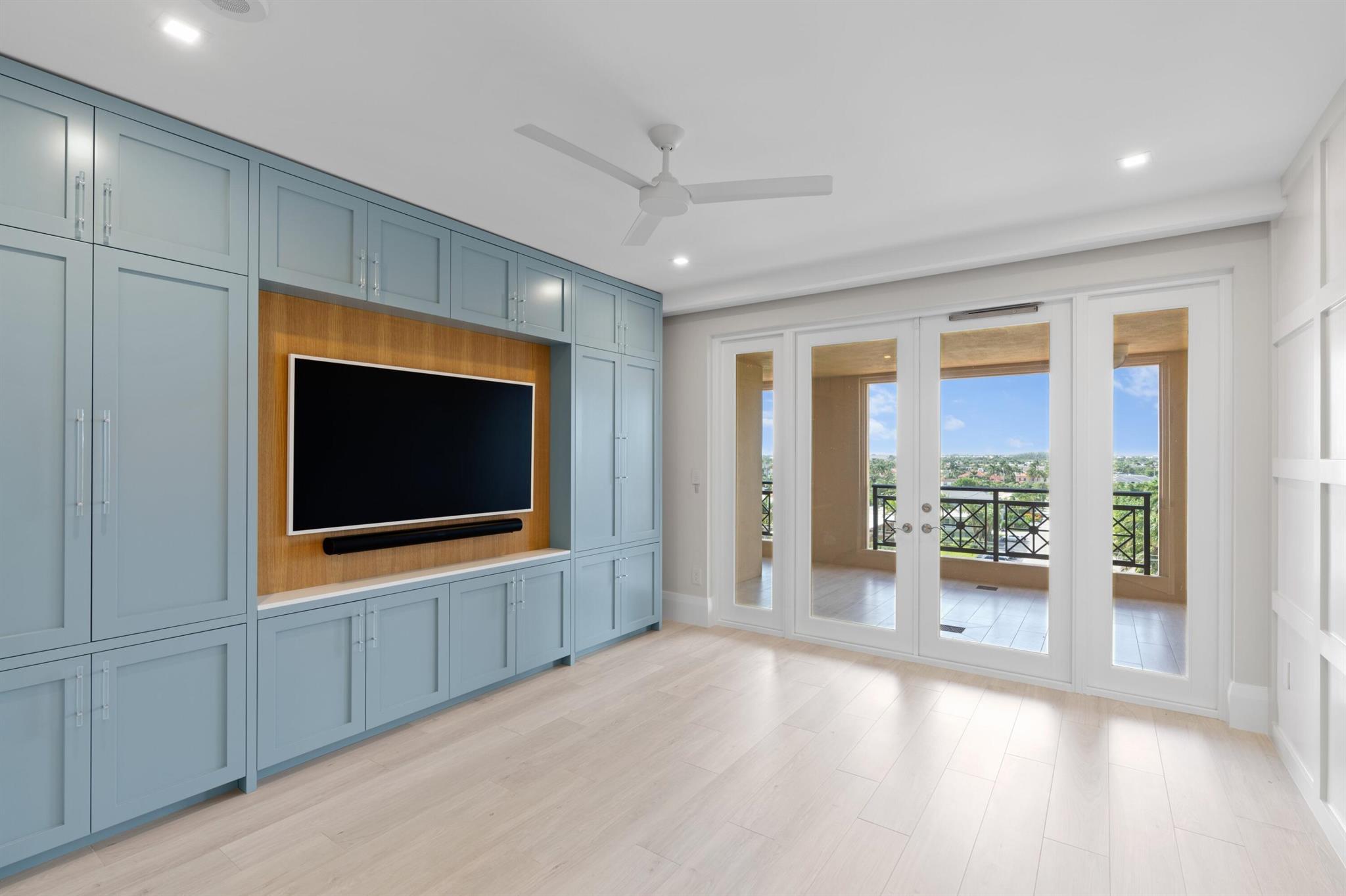 LUXURIA CONDO - Residential