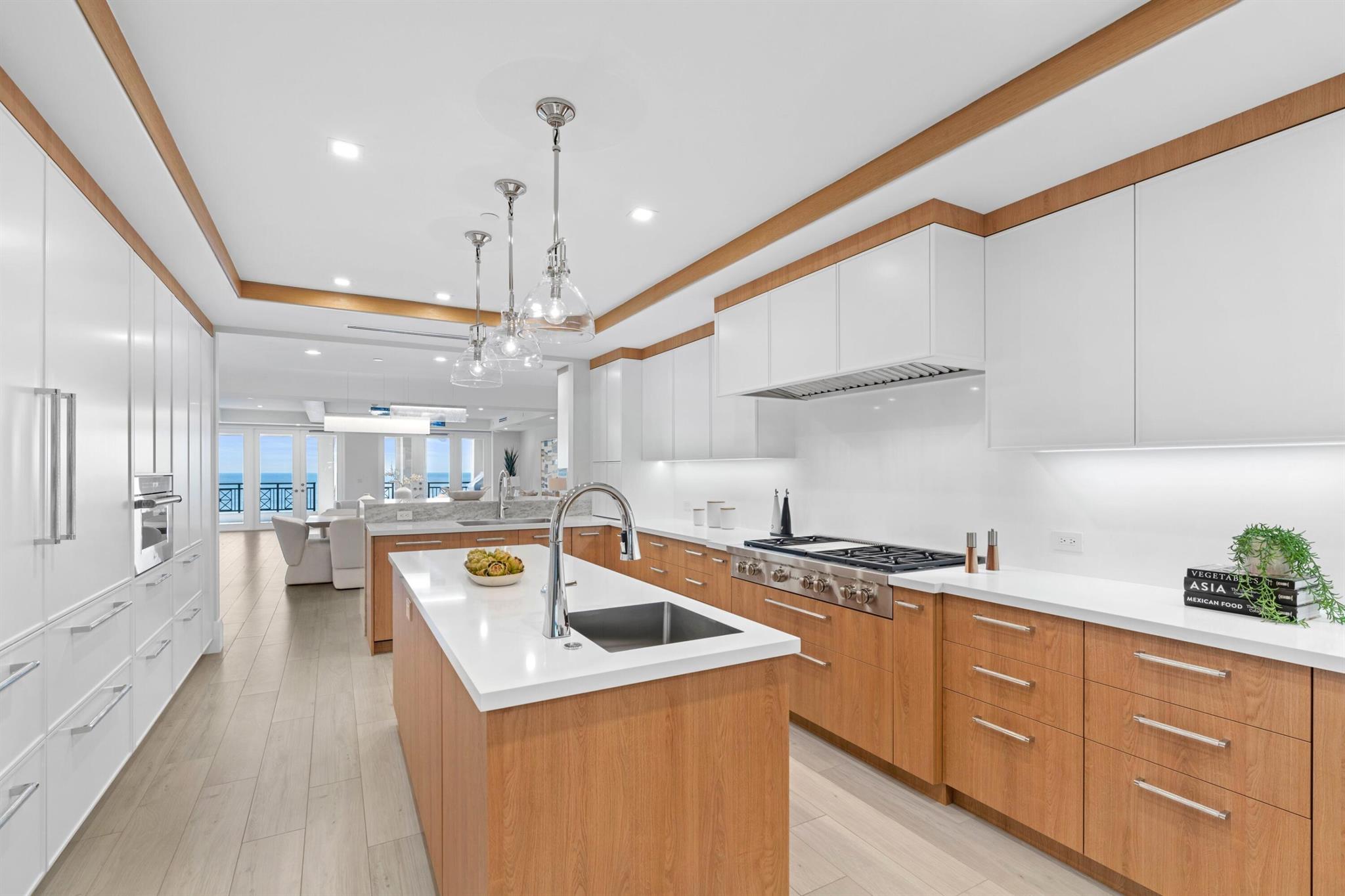 LUXURIA CONDO - Residential