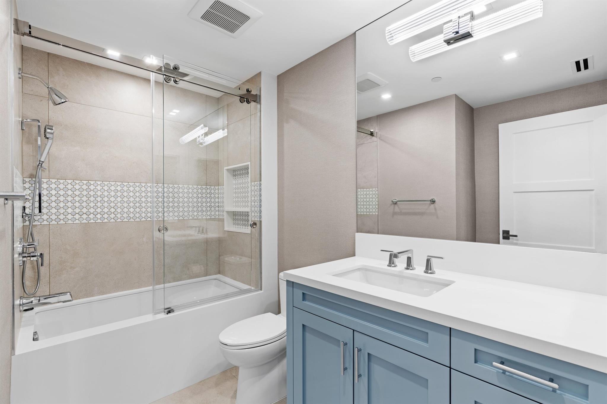 LUXURIA CONDO - Residential