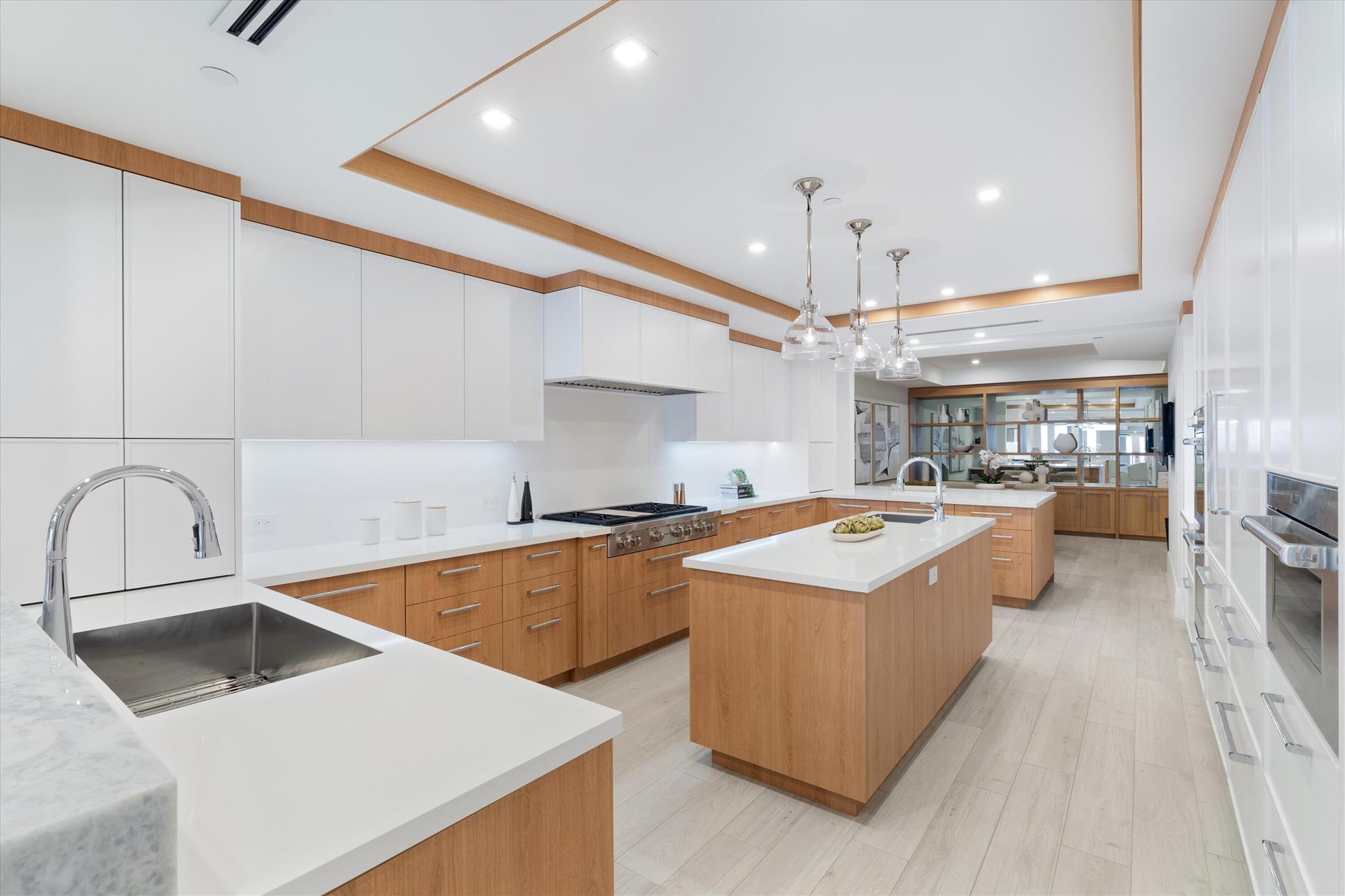 LUXURIA CONDO - Residential