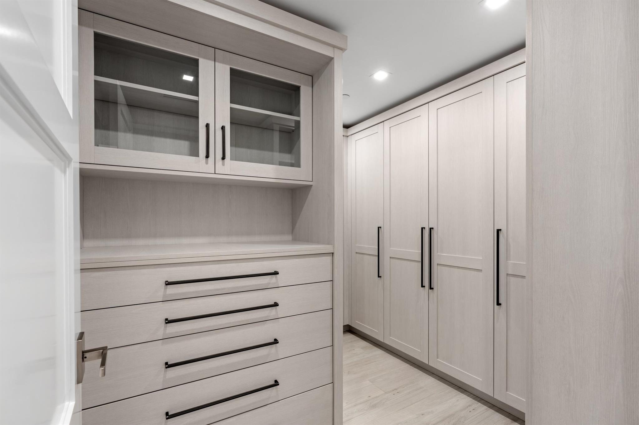 LUXURIA CONDO - Residential