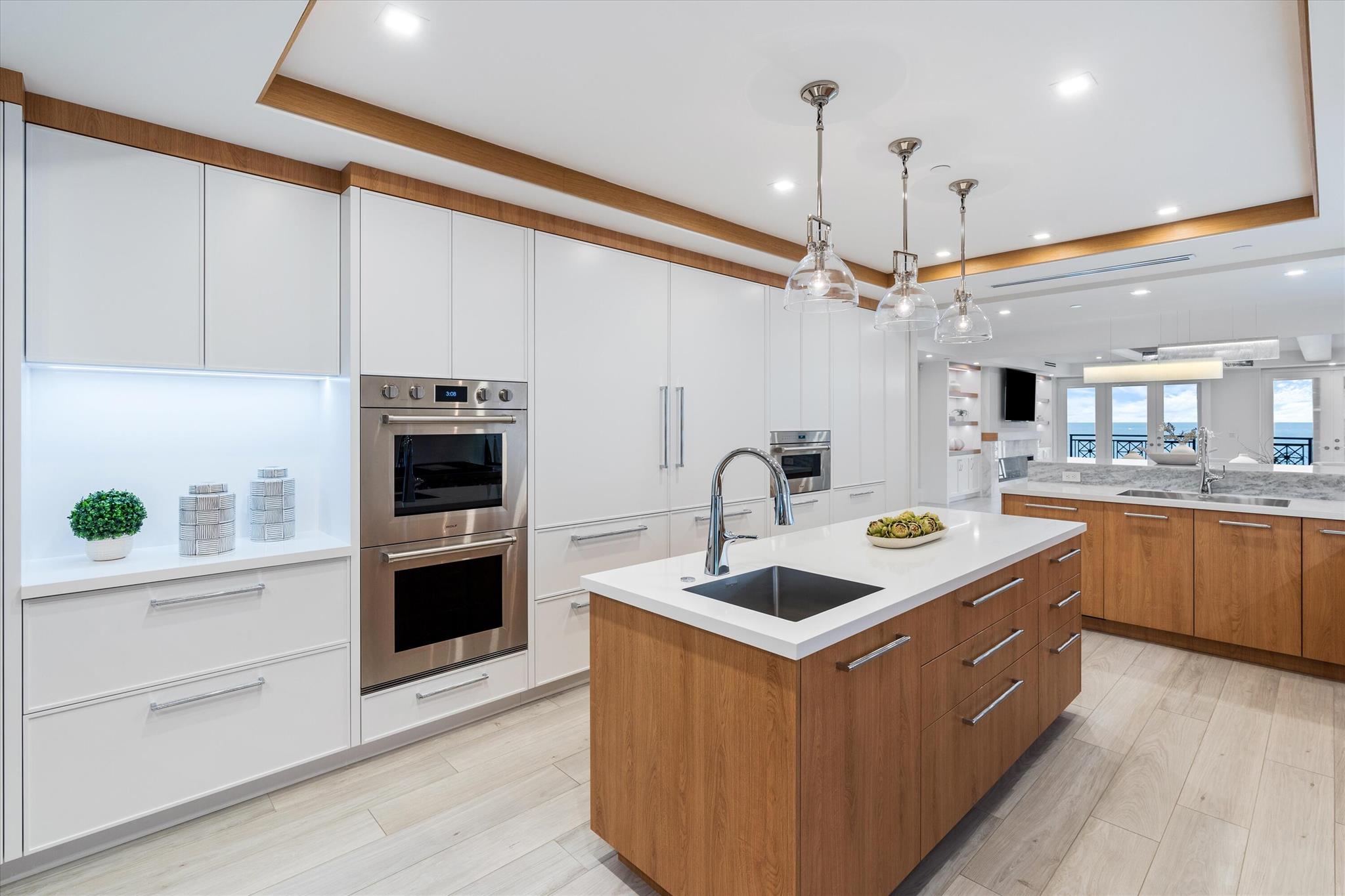 LUXURIA CONDO - Residential