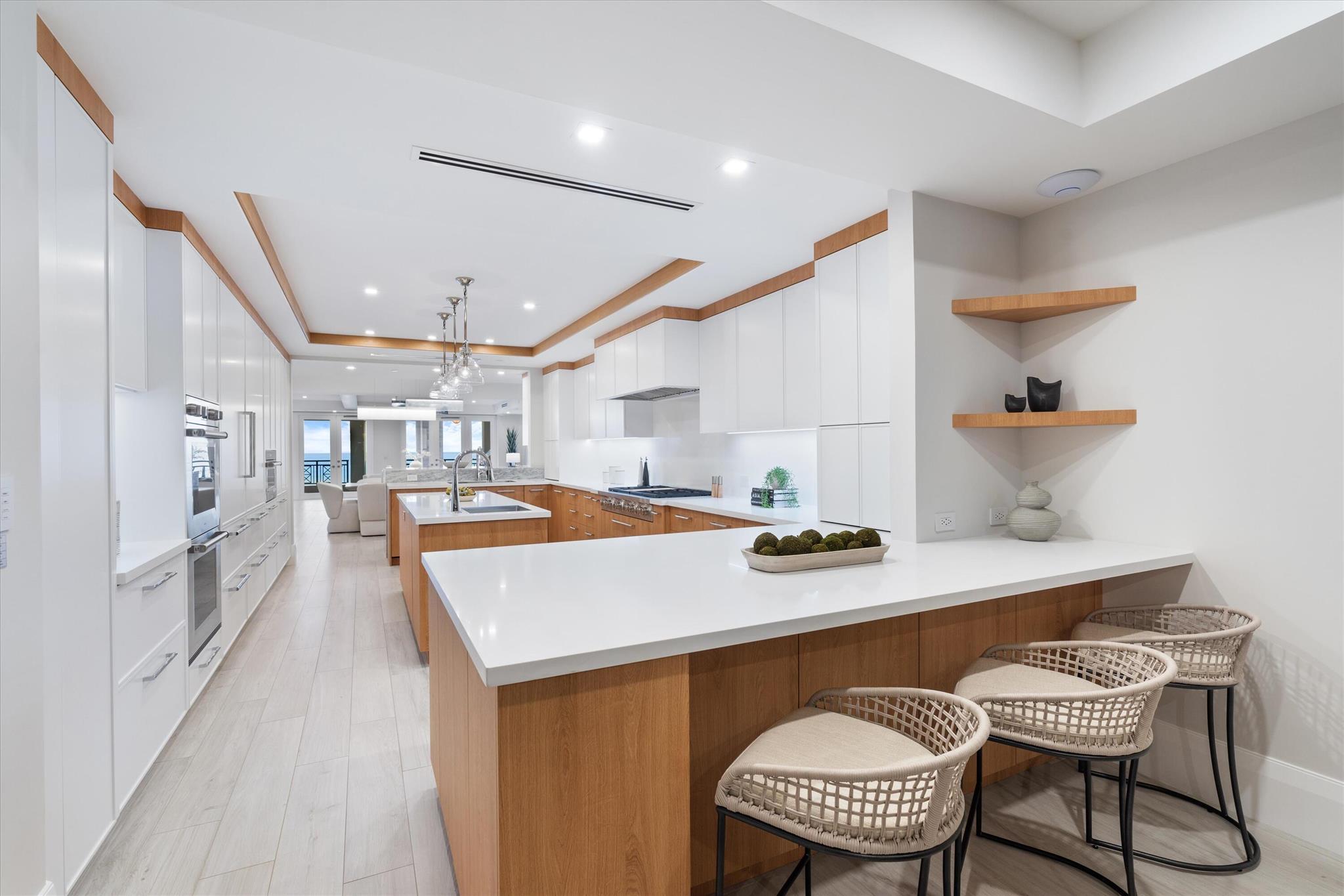 LUXURIA CONDO - Residential