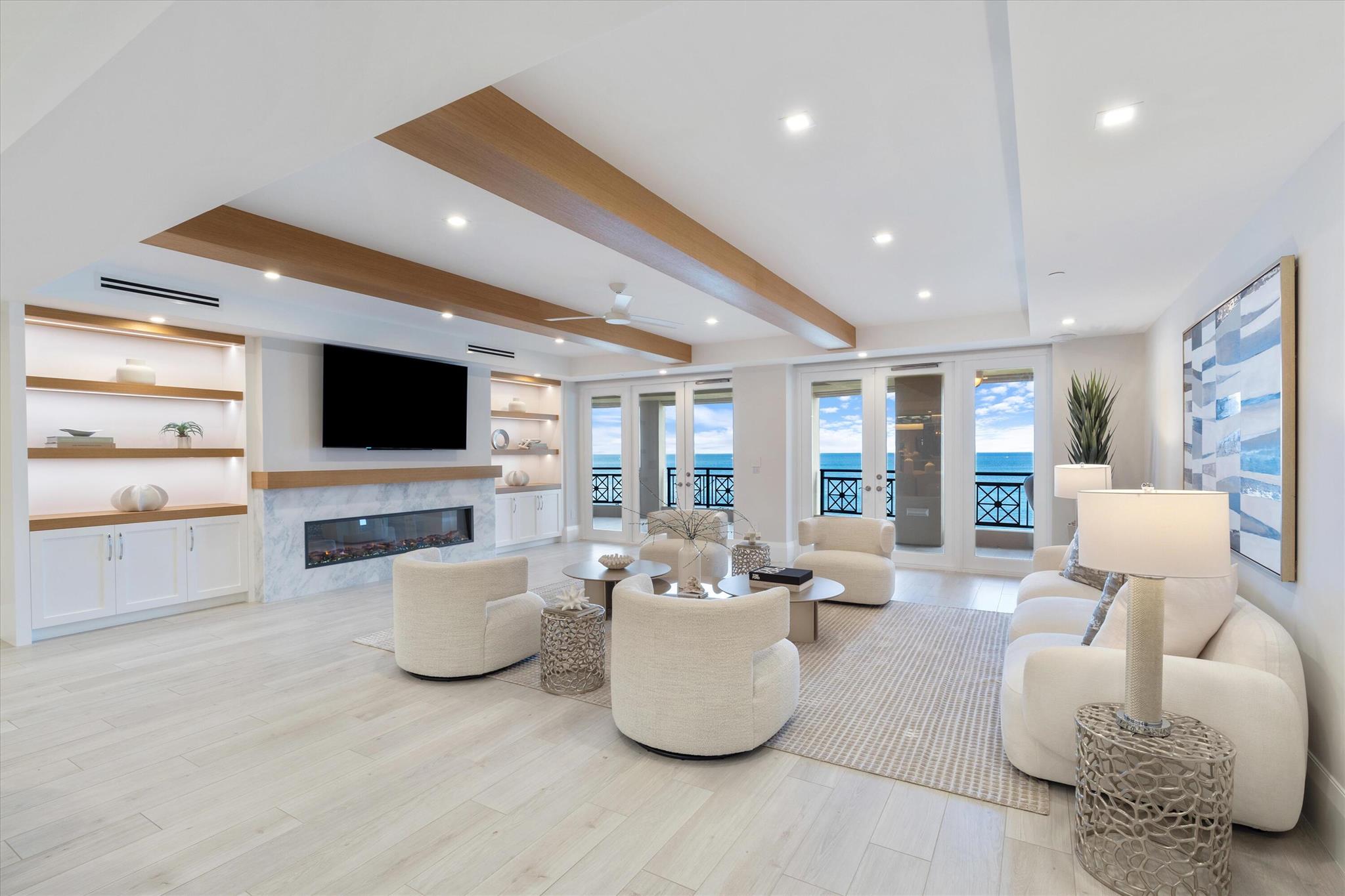 LUXURIA CONDO - Residential