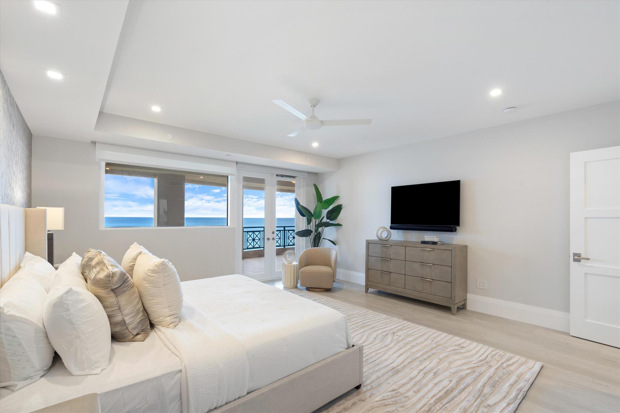 LUXURIA CONDO - Residential