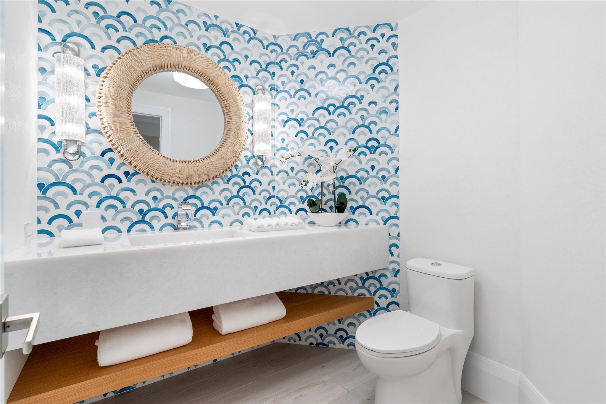 LUXURIA CONDO - Residential