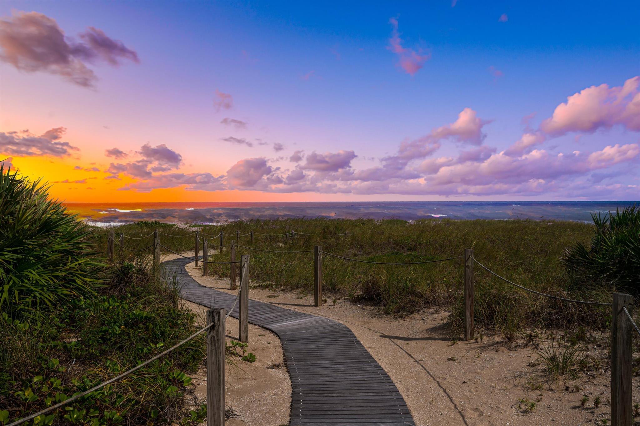 LUXURIA CONDO - Residential