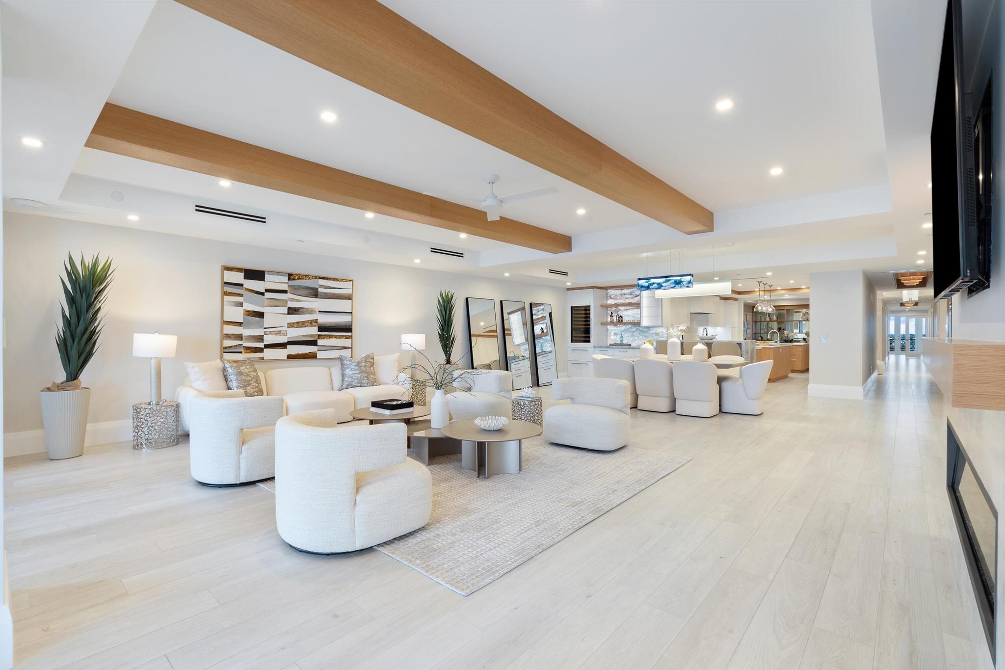 LUXURIA CONDO - Residential