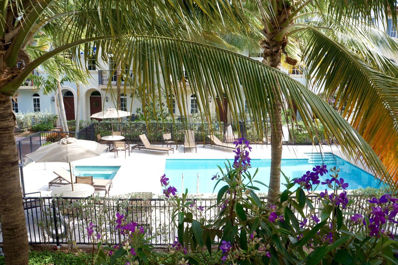 ESTANCIA AT BOYNTON BEACH - Residential