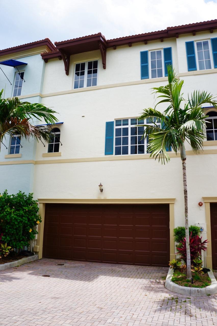 ESTANCIA AT BOYNTON BEACH - Residential