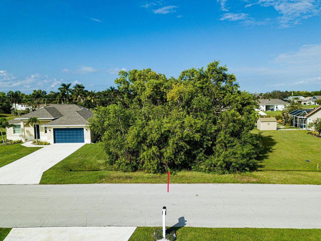Photo of 2212 SE Charleston Drive, Port Saint Lucie, FL 34952 (MLS # R10946419)