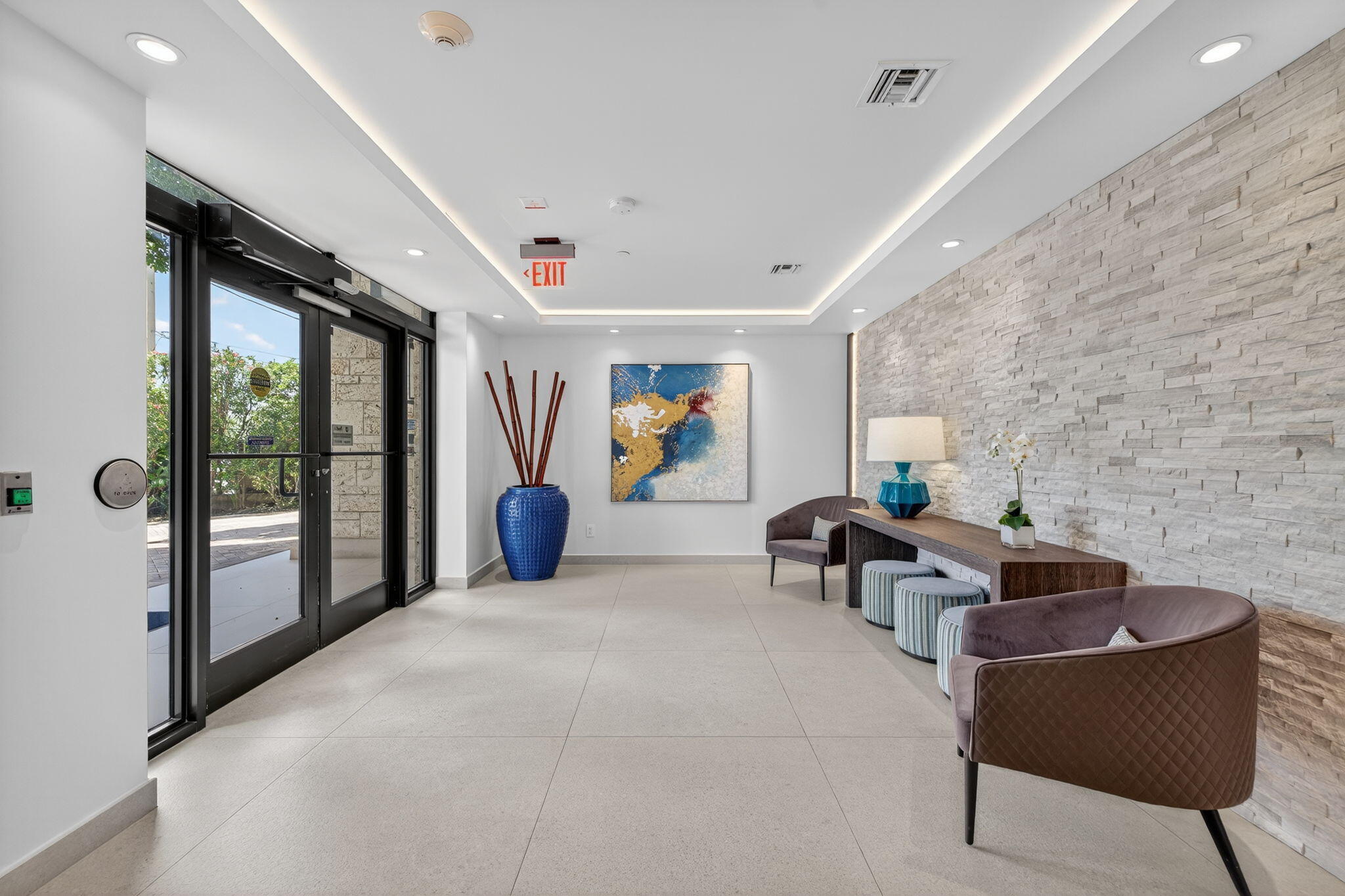 AMERICAS ON THE PARK CONDO - Residential