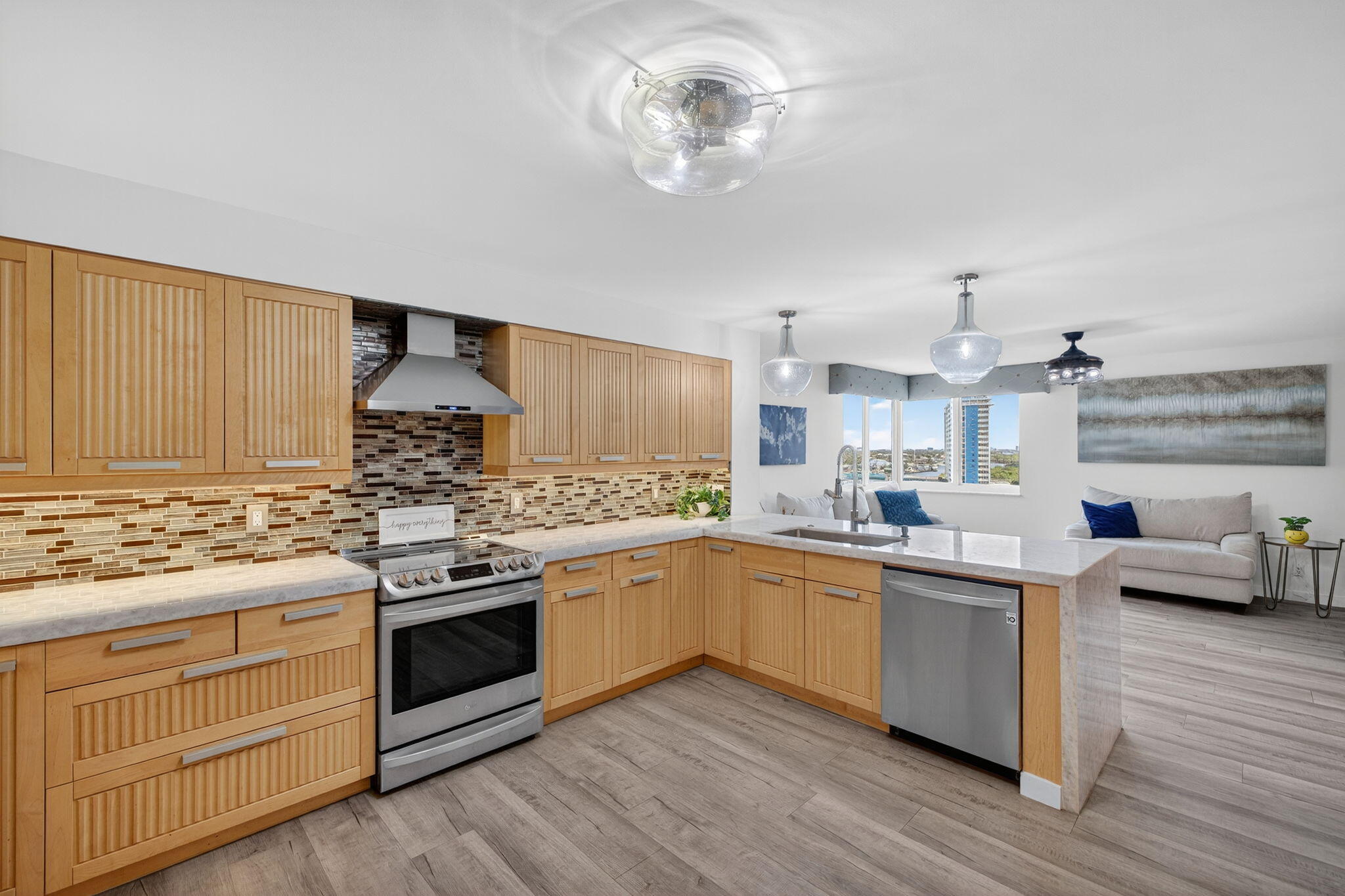 AMERICAS ON THE PARK CONDO - Residential