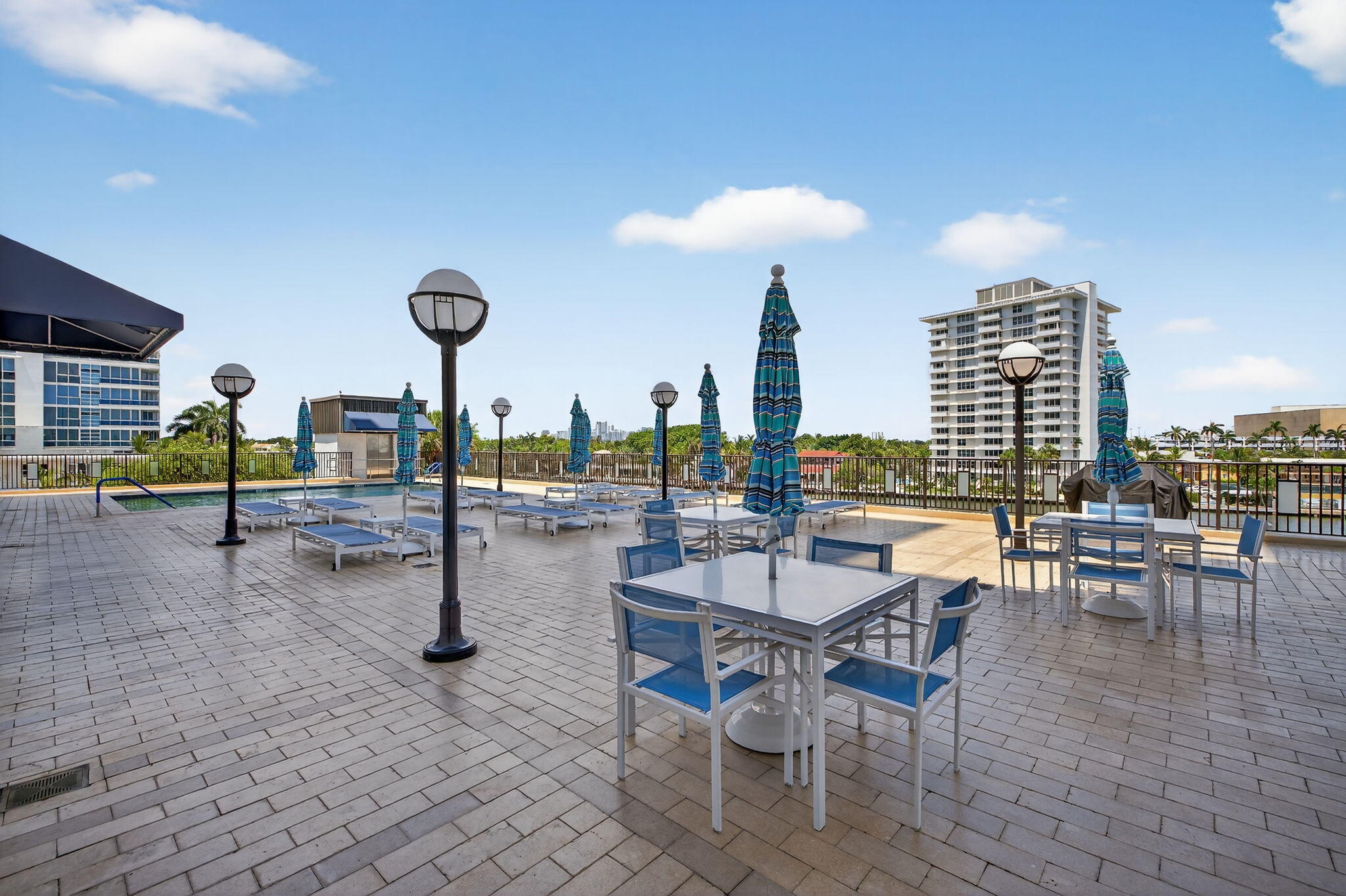 AMERICAS ON THE PARK CONDO - Residential