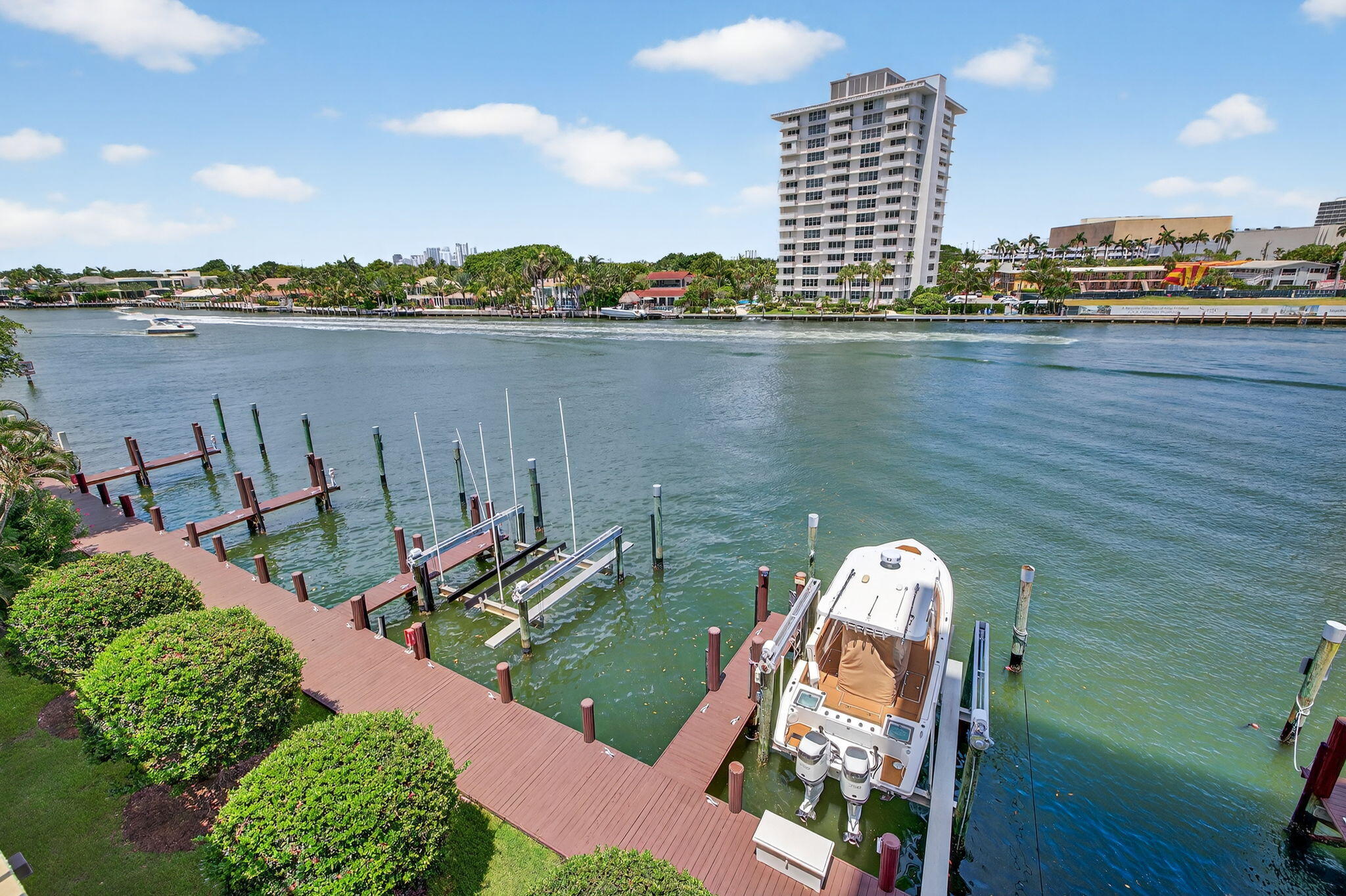 AMERICAS ON THE PARK CONDO - Residential