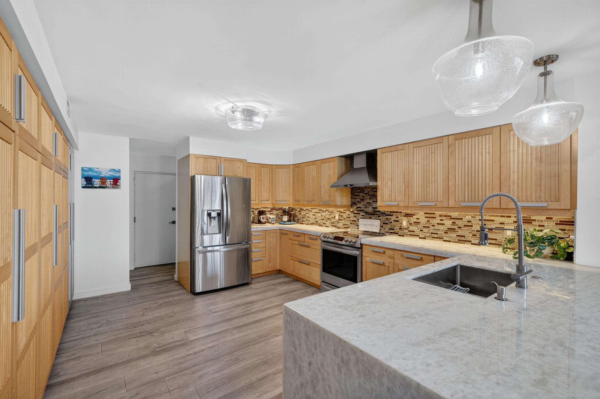 AMERICAS ON THE PARK CONDO - Residential