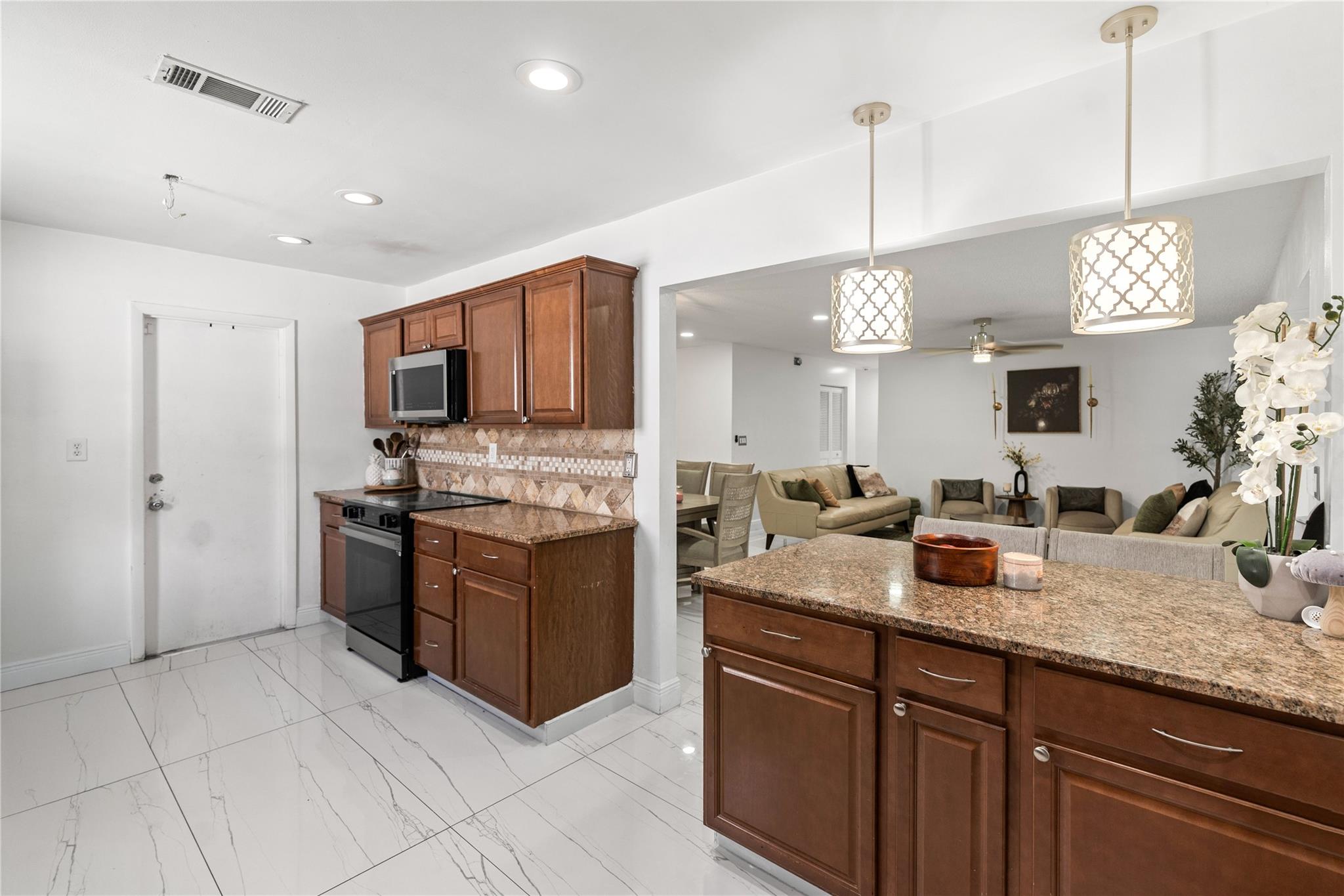 NORTHWOOD - Residential