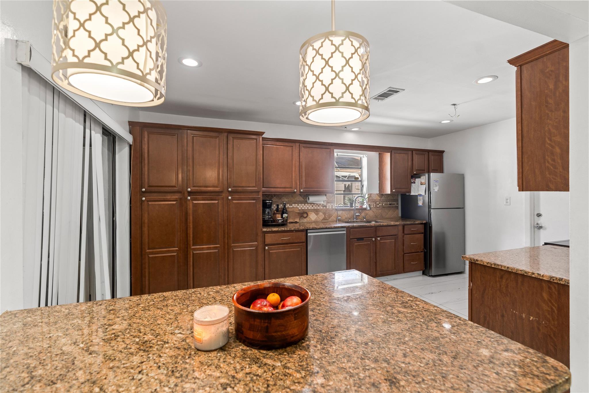 NORTHWOOD - Residential