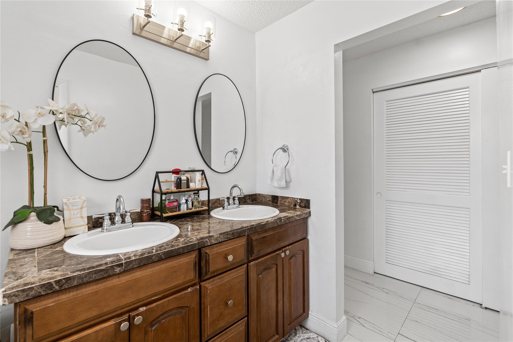 NORTHWOOD - Residential