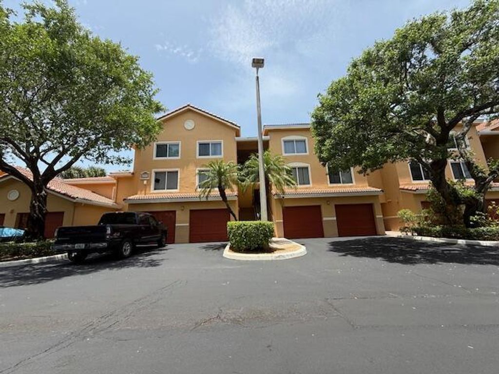 Photo of 800 Scotia Drive #302, Hypoluxo, FL 33462 (MLS # R11103315)