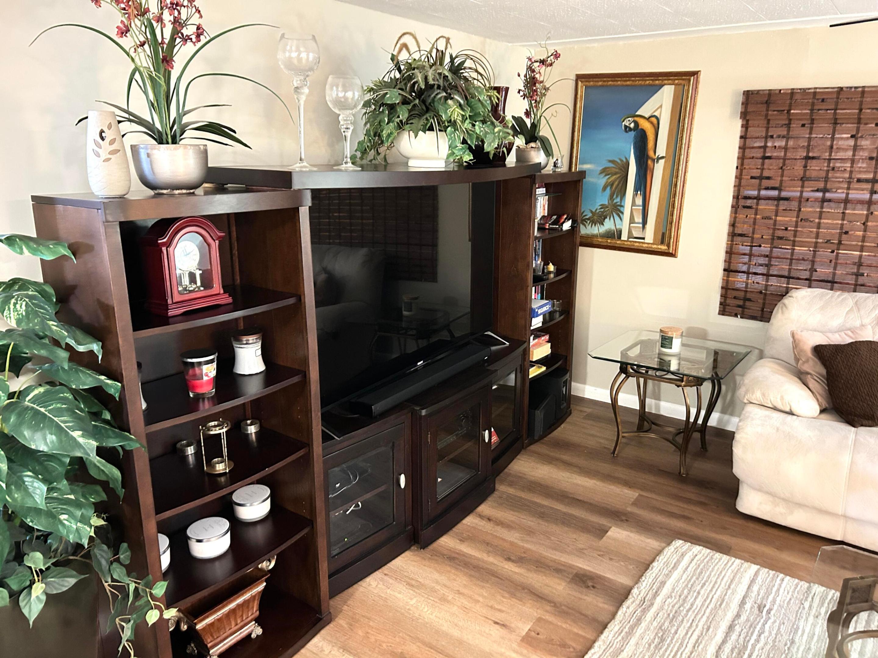 Title # 3657116 - 3657117 and IN # 41725 - 41725B - Residential