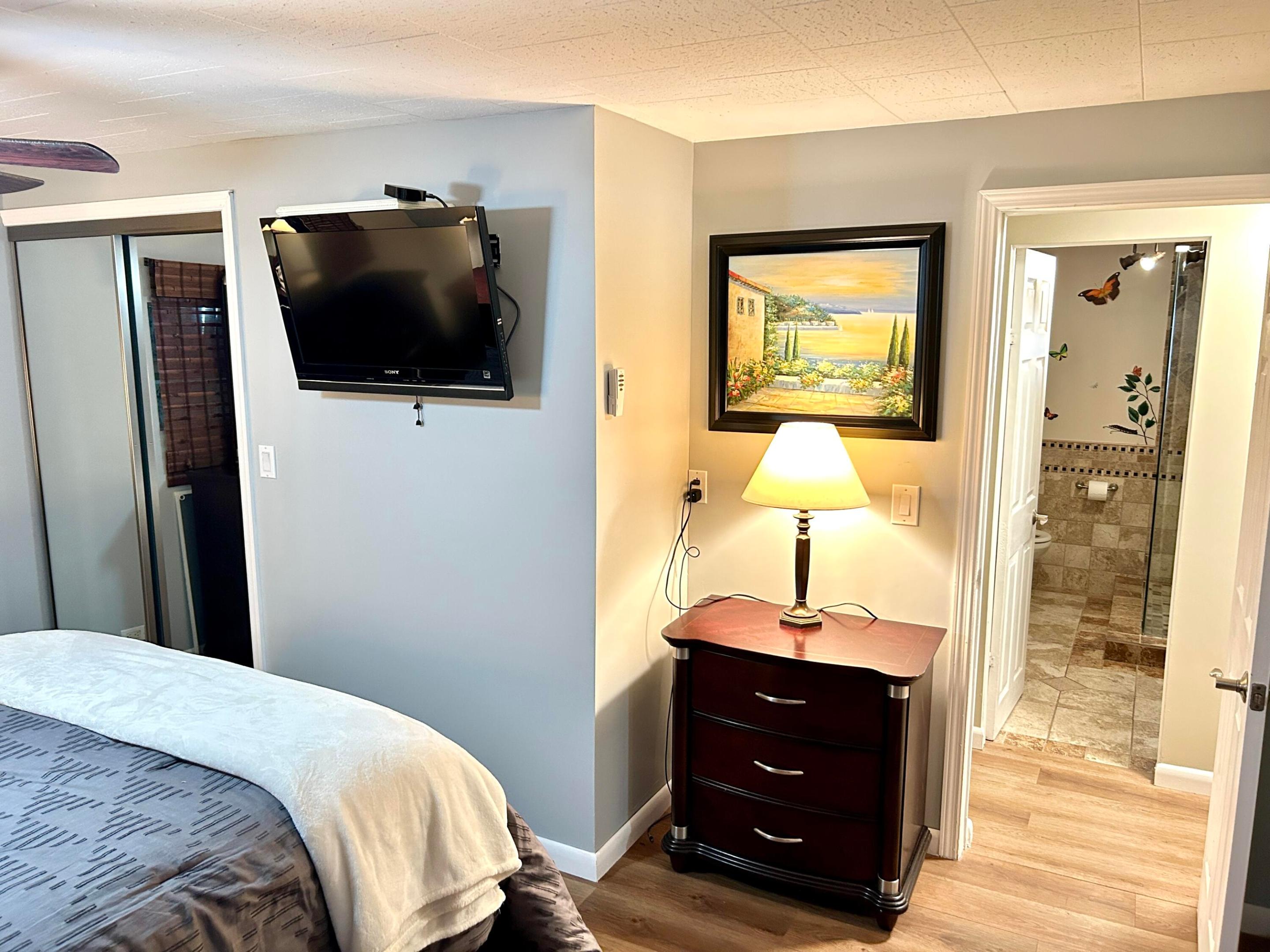 Title # 3657116 - 3657117 and IN # 41725 - 41725B - Residential