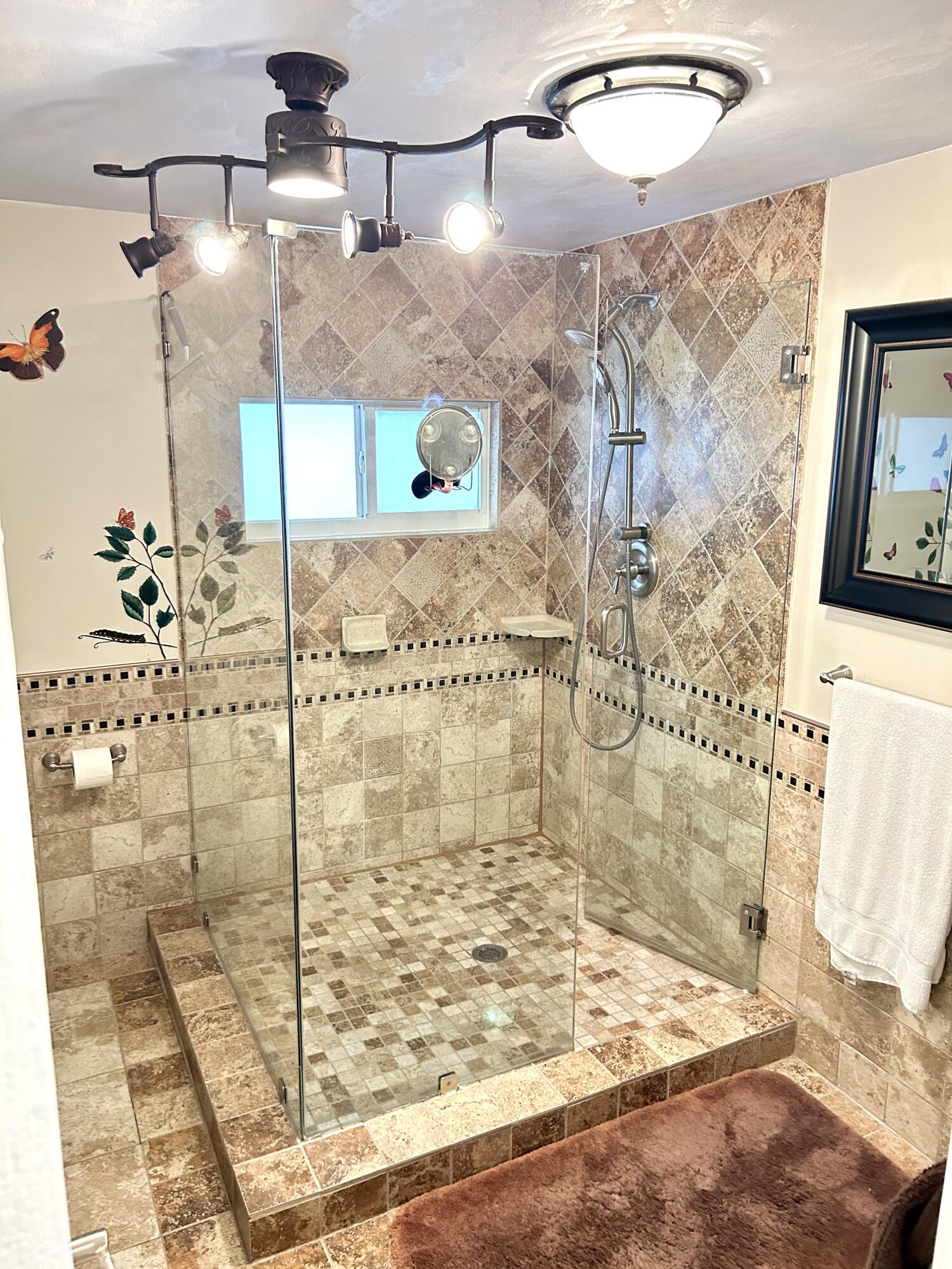 Title # 3657116 - 3657117 and IN # 41725 - 41725B - Residential