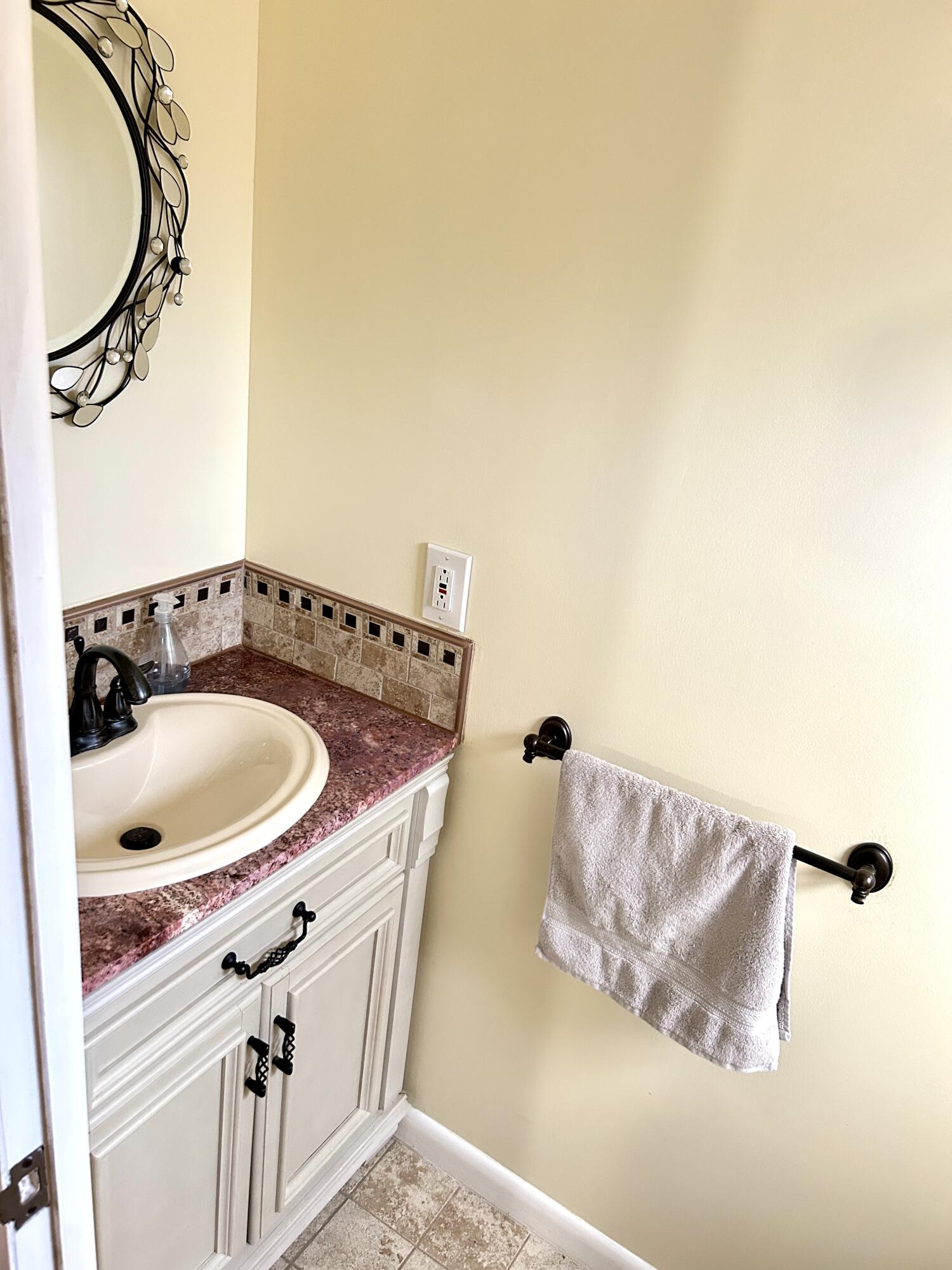 Title # 3657116 - 3657117 and IN # 41725 - 41725B - Residential