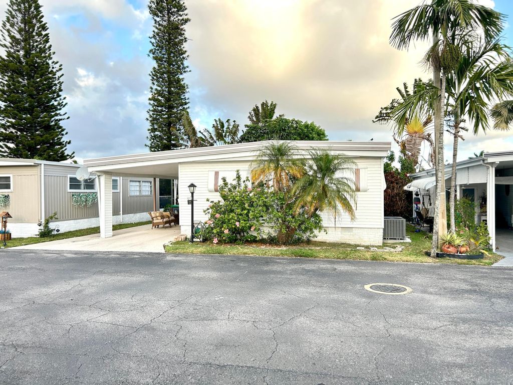 Photo of 1541 S 32nd Avenue, Hollywood, FL 33021 (MLS # R11169558)