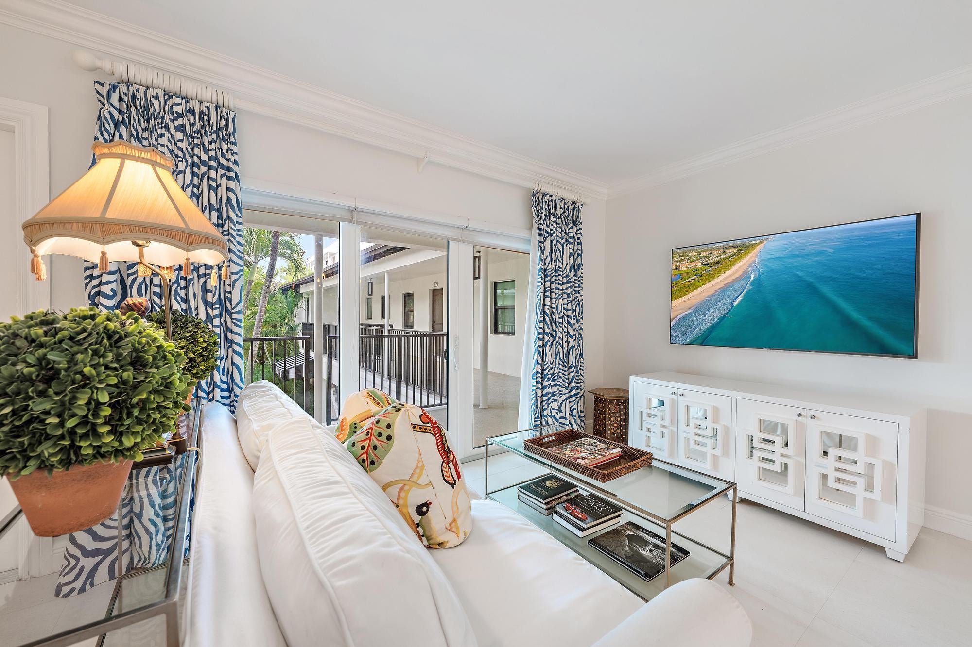 122 Peruvian Avenue 16