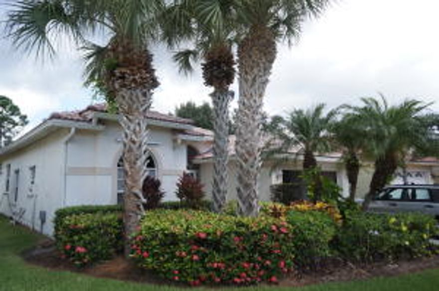 beautiful gated community, open floor plan, one small pet allowed.