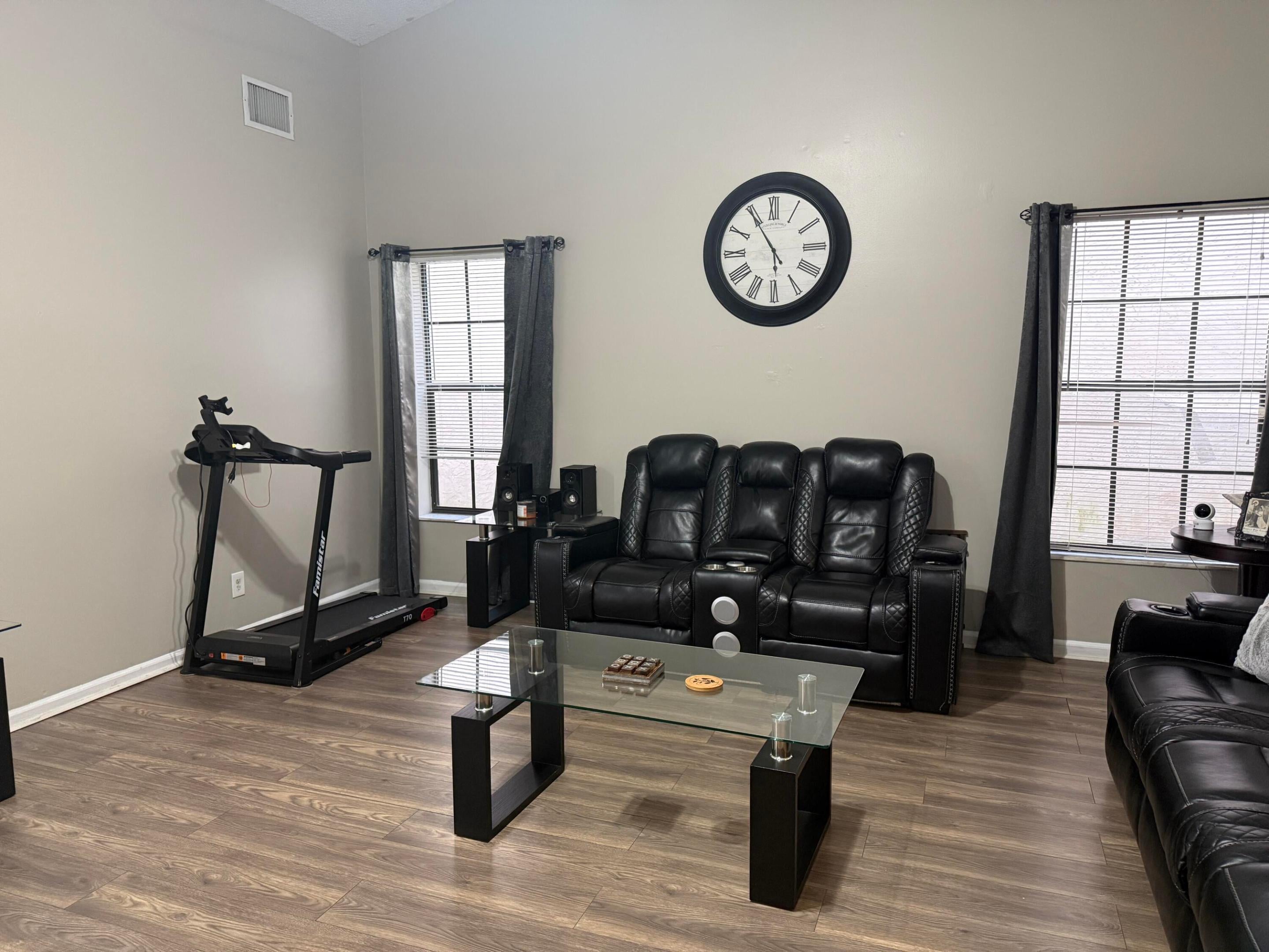 13025 MEADOWBREEZE Drive