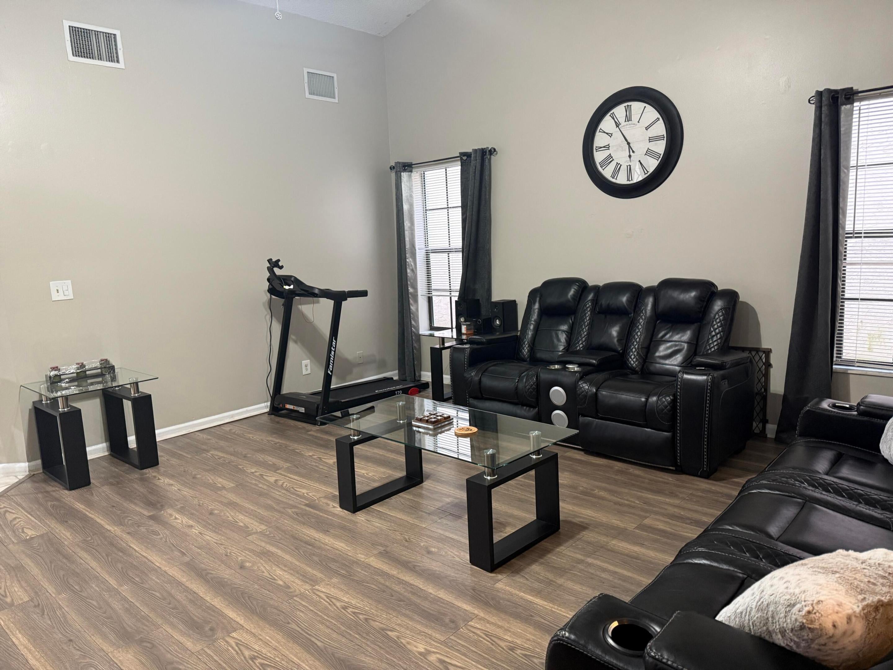 13025 MEADOWBREEZE Drive