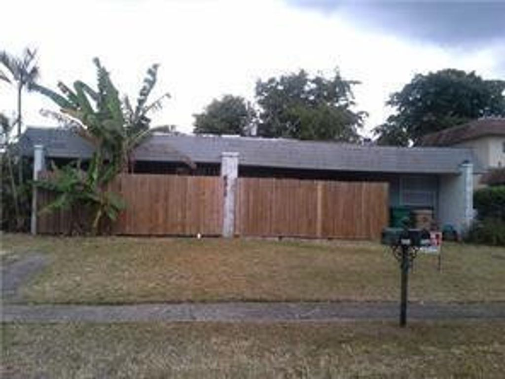 Photo of 6215 SW 37th Court, Davie, FL 33314 (MLS # F10548646)