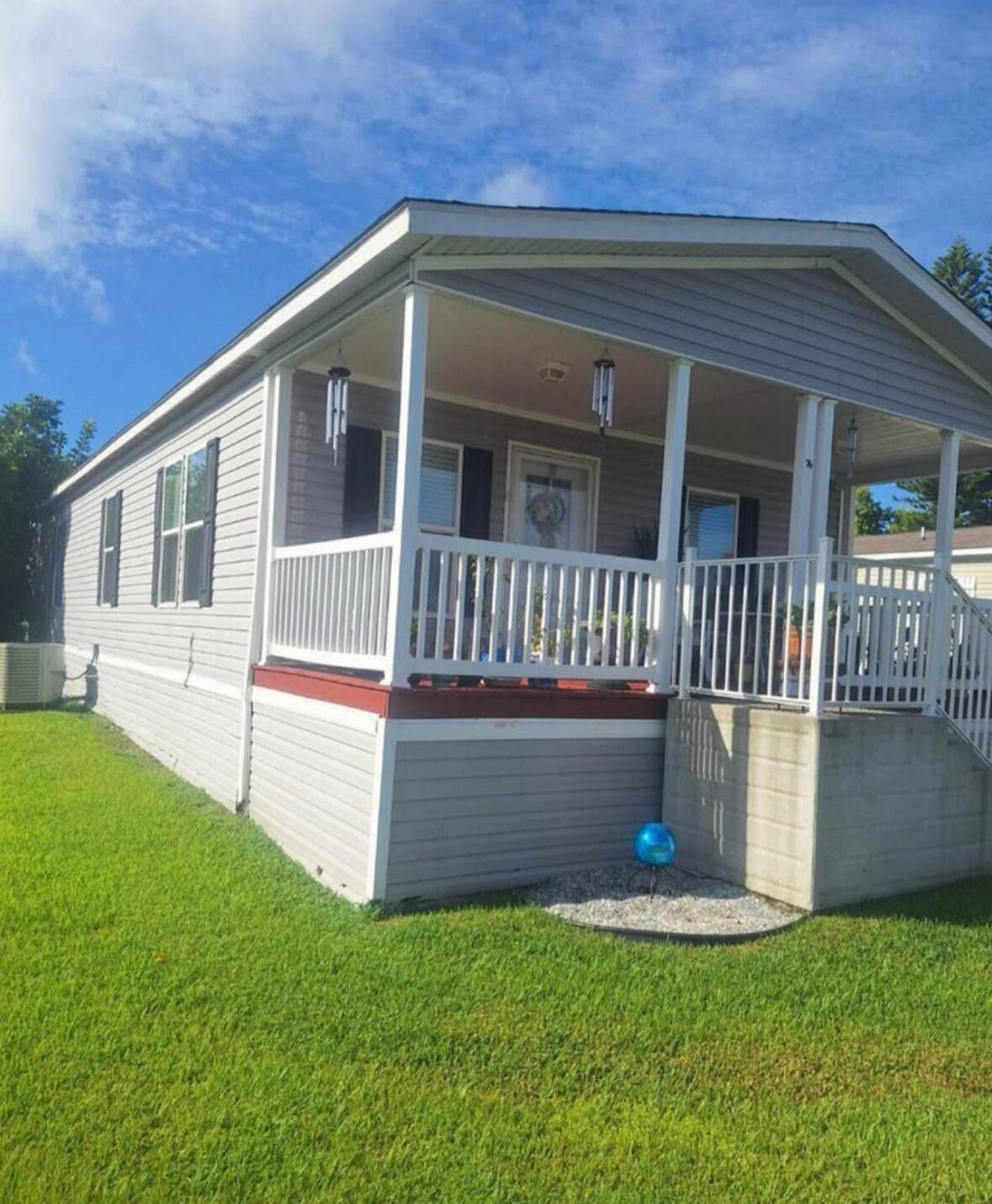 SANDHILL SHORES - Residential