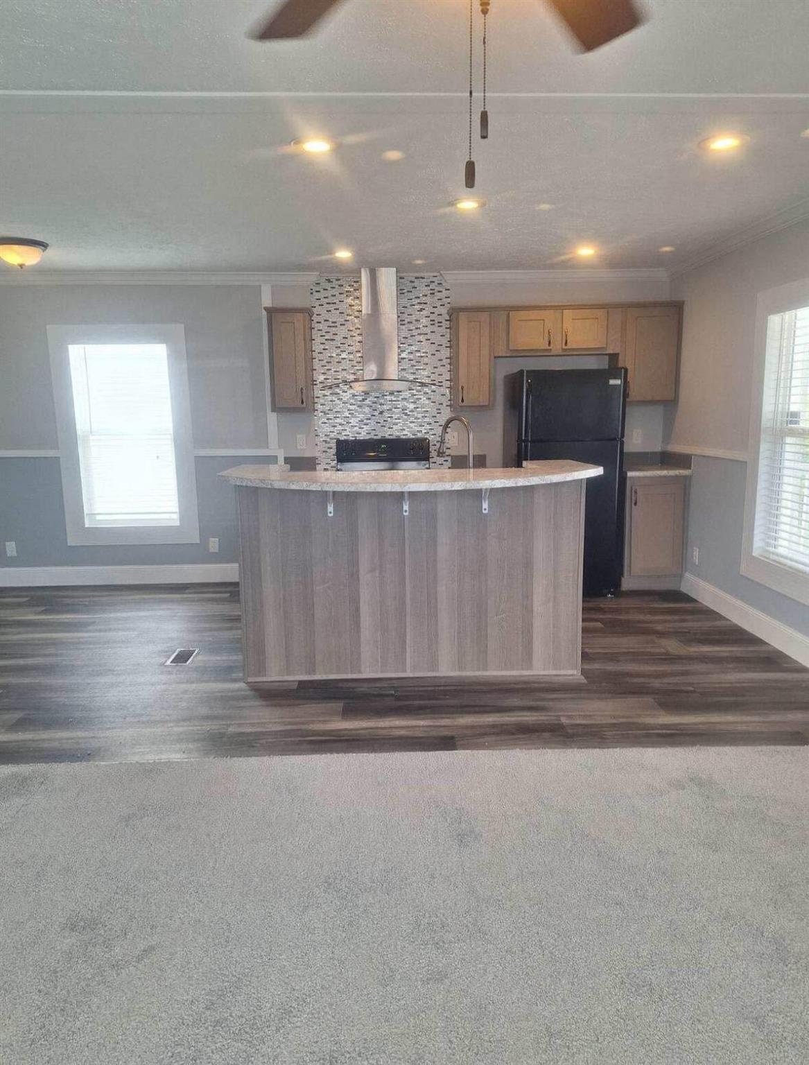 SANDHILL SHORES - Residential