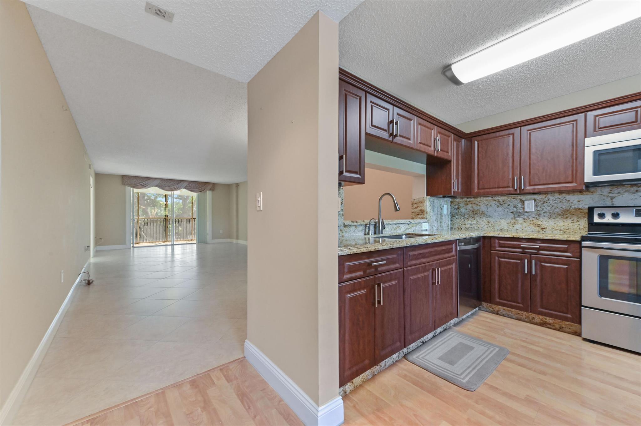4734 Lucerne Lakes Boulevard E 302