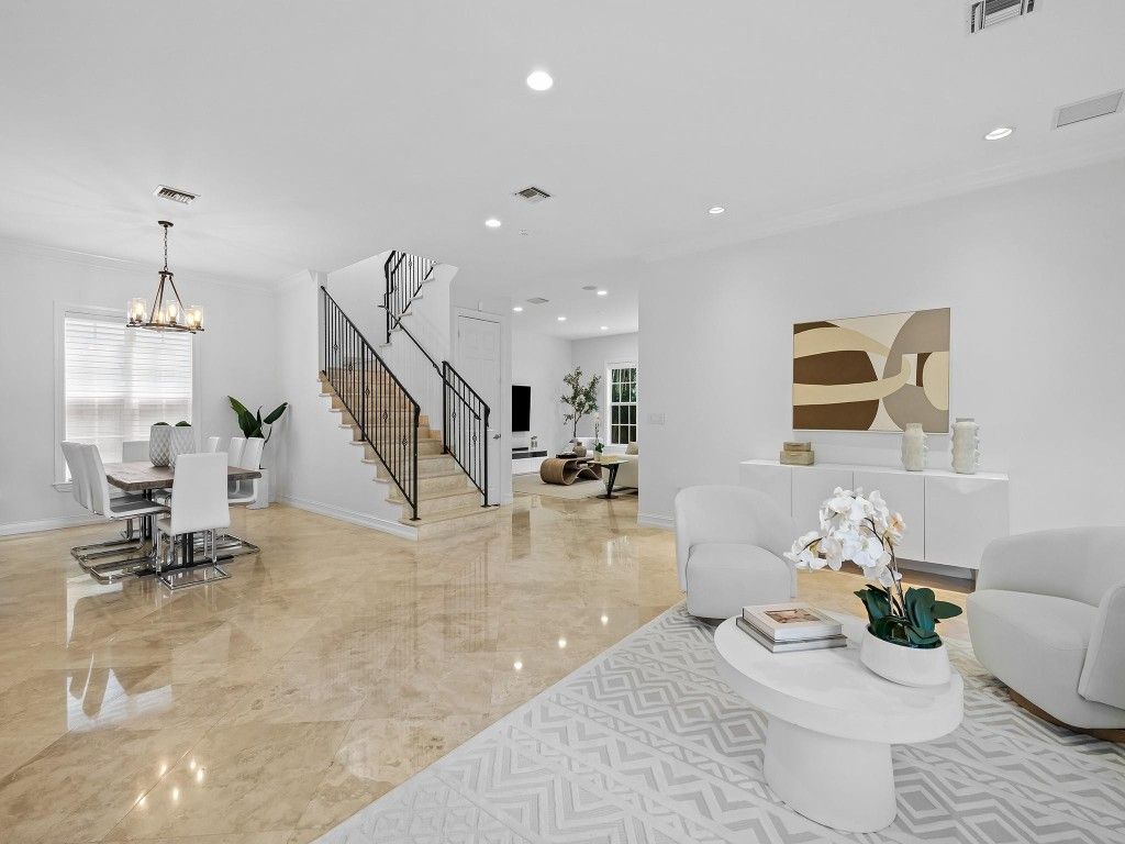 Photo of 810 SE 5th Court, Fort Lauderdale, FL 33301 (MLS # F10527046)