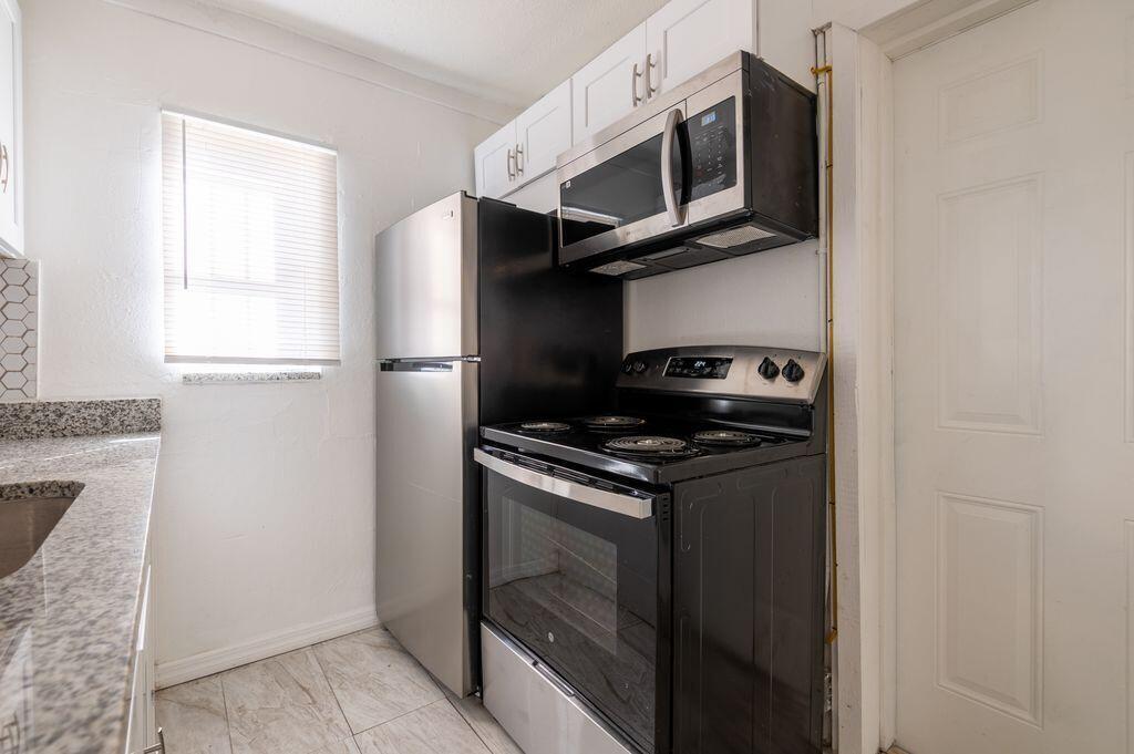 2516 Ave L Unit b