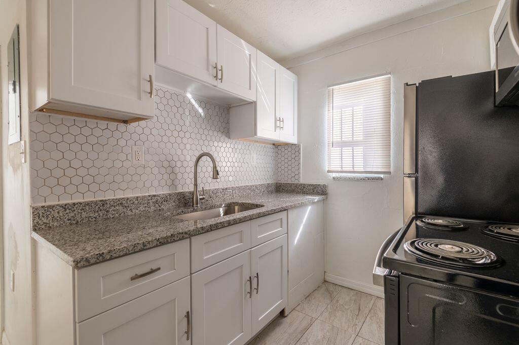 2516 Ave L Unit b